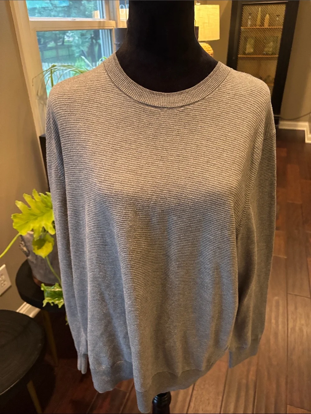 Banana Republic simple crewneck